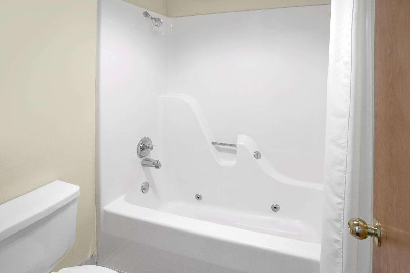 ซูเปอร์ 8 บาย วินด์แฮม คลาร์กสวิลล์ อาร์คันซอ Motel Clarksville ภายนอก รูปภาพ