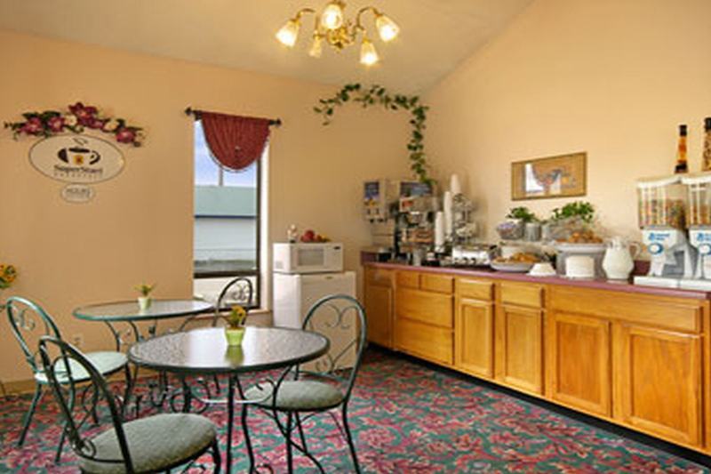 ซูเปอร์ 8 บาย วินด์แฮม คลาร์กสวิลล์ อาร์คันซอ Motel Clarksville ร้านอาหาร รูปภาพ