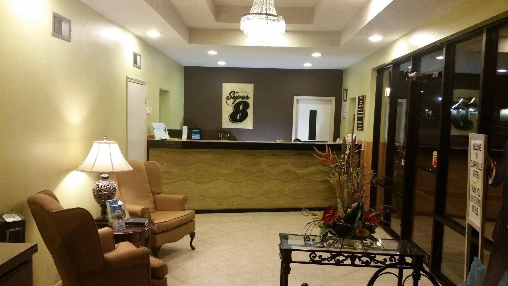 ซูเปอร์ 8 บาย วินด์แฮม คลาร์กสวิลล์ อาร์คันซอ Motel Clarksville ภายนอก รูปภาพ